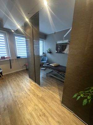 Behandlunsraum / Büro 1