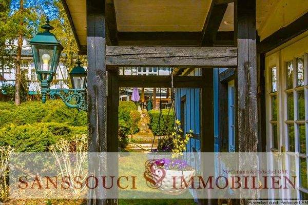 privater Blick auf das Anwesen