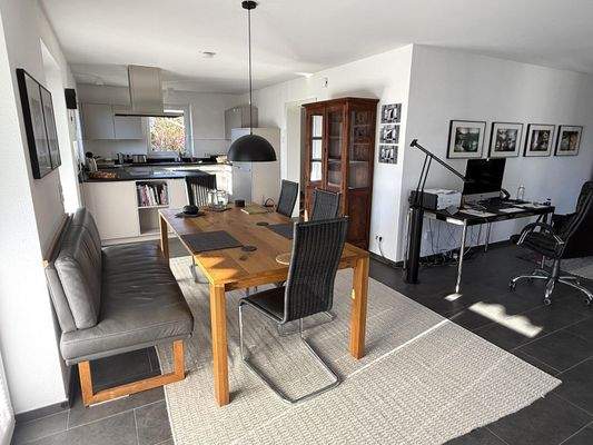 Offen gestaltetes Kochen/ Essen/ Wohnen