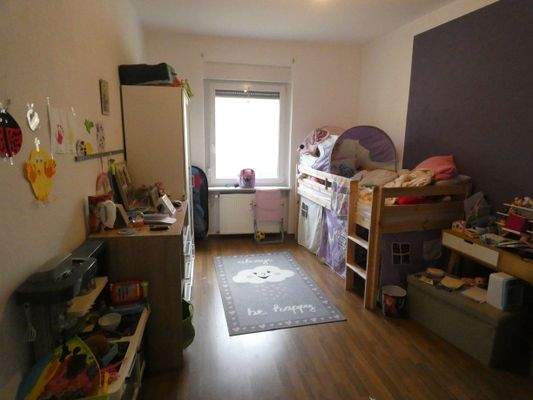 13. 1.OG Kinderzimmer.JPG