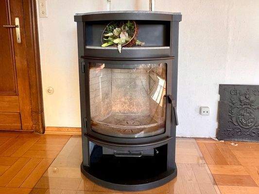 … mit Kaminofen …