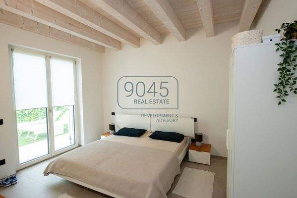 Eckreihenhaus-Villa mit großem Garten in Castion Veronese - Gardasee