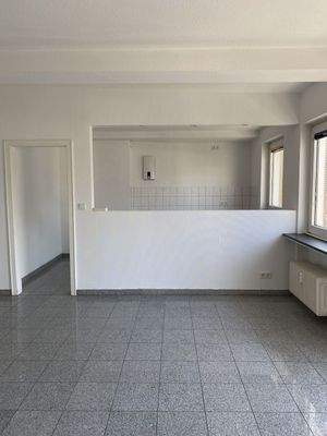 Blick vom Wohnzimmer in die Küche