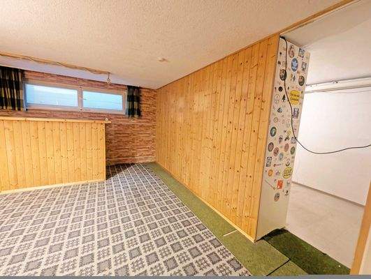 Keller-Hobbyraum PXL_20251030_150023089.NIGHTb.jpg