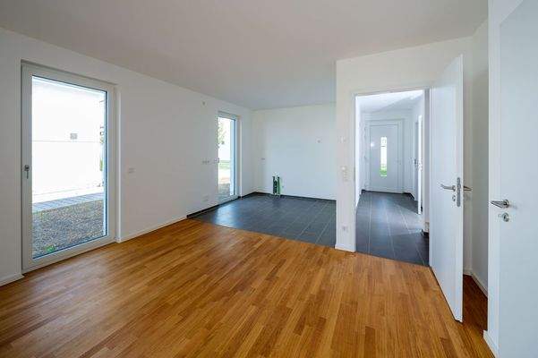 Blick Richtung Küche und Eingang