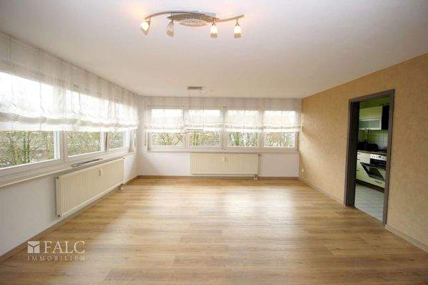 Wohnzimmer mit Essbereich