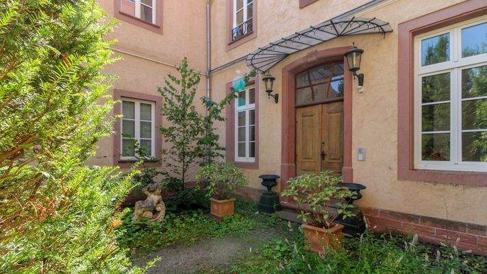 Hauseingang, seitliche Perspektive