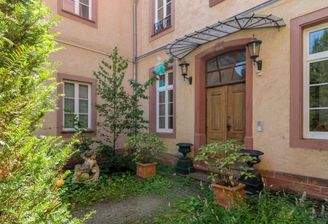 Hauseingang, seitliche Perspektive