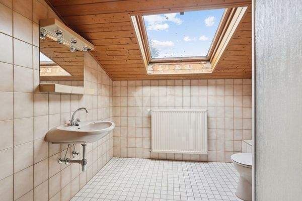 Badezimmer mit Dusche