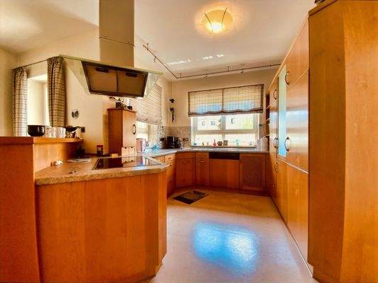 inkl. hochwertige Einbauküche