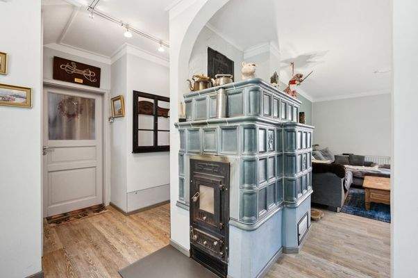 Kachelofen und Diele