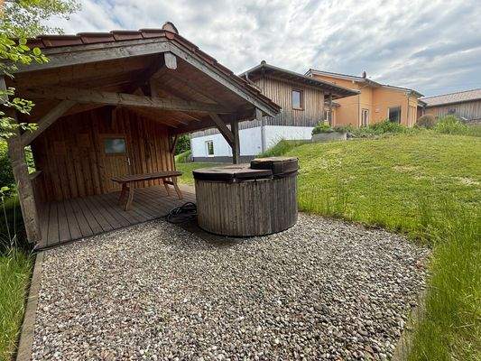 großzügiges Gartenhaus