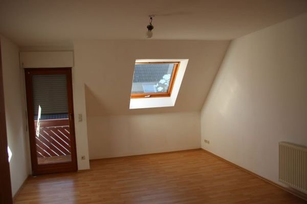 Wohnraum mit Balkontür