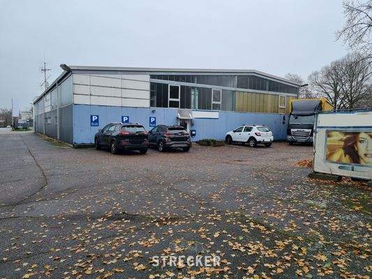 Rückseite mit Zugang separater Mietbereich