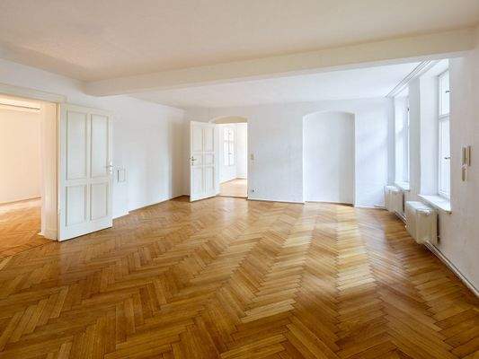 Tagesbelichtetes Zimmer in der Einliegerwohnung