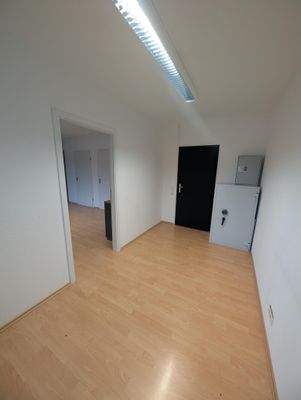 Eingangsbüro (2).jpg