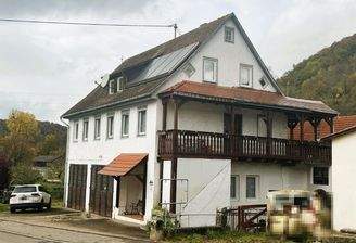 geräumiges Wohnhaus