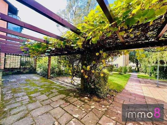 Außenanlage mit besonders schönen lauschigen Plätzchen