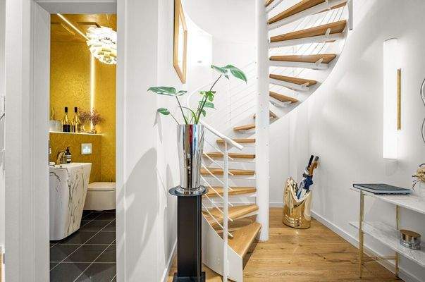 Wendeltreppe in das Studio