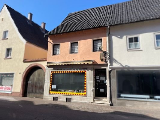 Wohn- und Geschäftshaus