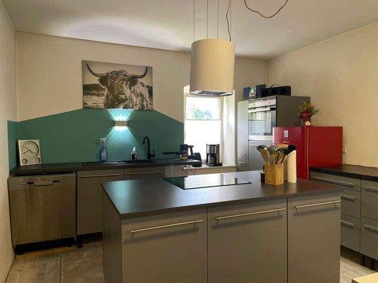 moderne Einbauküche (auf Wunsch)