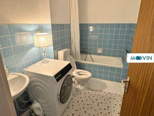 Wannenbad mit Waschmaschinenanschluss