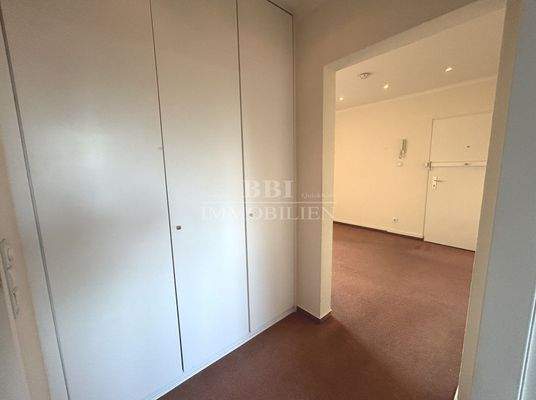 Praktischer Einbauschrank