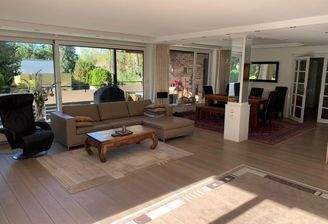 Helles Wohn-Esszimmer