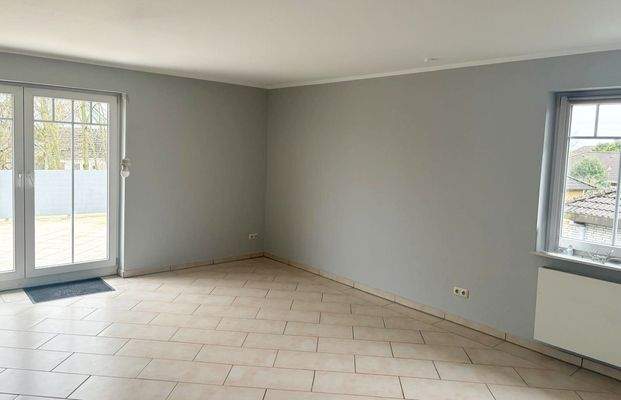 Wohnzimmer Ansicht Richtung Dachterrasse im OG