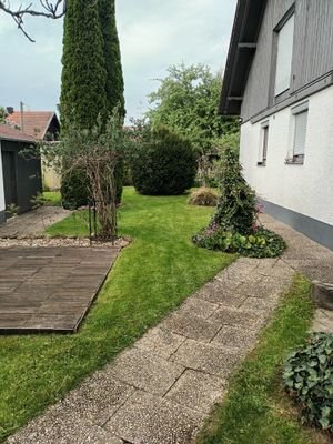 Garten  mit Terrasse