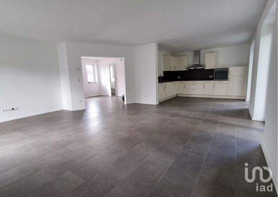 Moderner Wohn-/Essbereich 