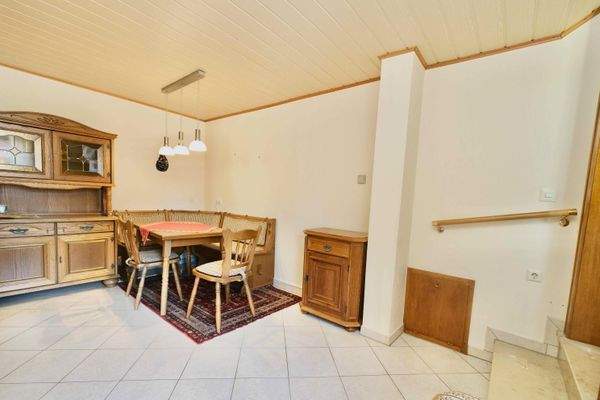 Esszimmer an Küche - EG Ansicht 2