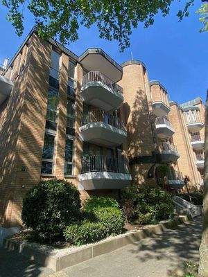 Hausansicht mit Balkone