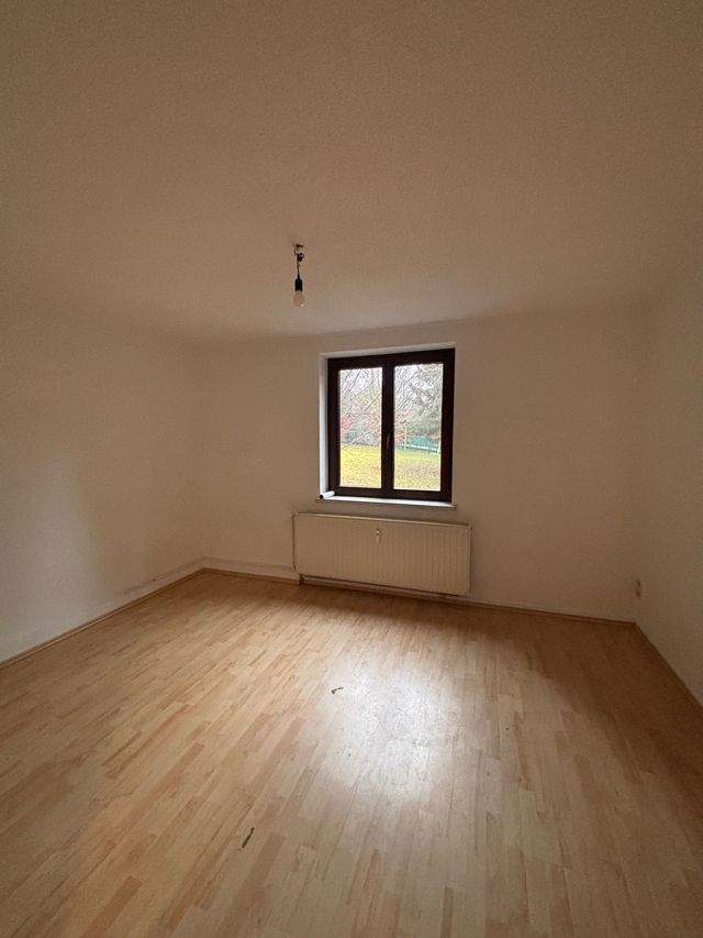 Helle 2-Raum-Wohnung mit Einbauküche in Lunzenau OT Berthelsdorf! - Photo 3