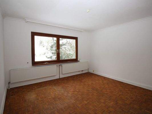 Arbeits-/Schlafzimmer 