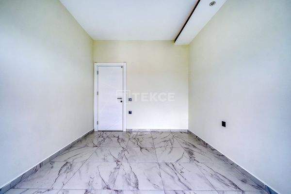 Elegant Property in a Complex Surrounded by Nature in Alanya