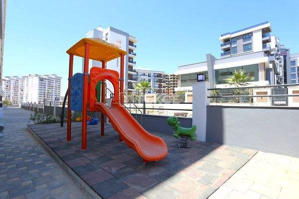 Apartments with Service to Mall in Antalya Altıntaş