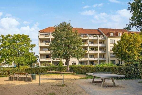 Spielplatz angrenzend