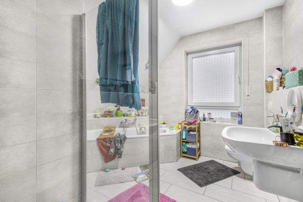 Badezimmer im Dachgeschoss