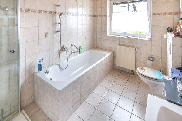 Wannen-, Duschbad Ansicht 1