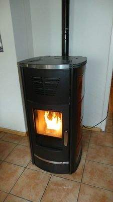 Pelletofen mit Wasserführung