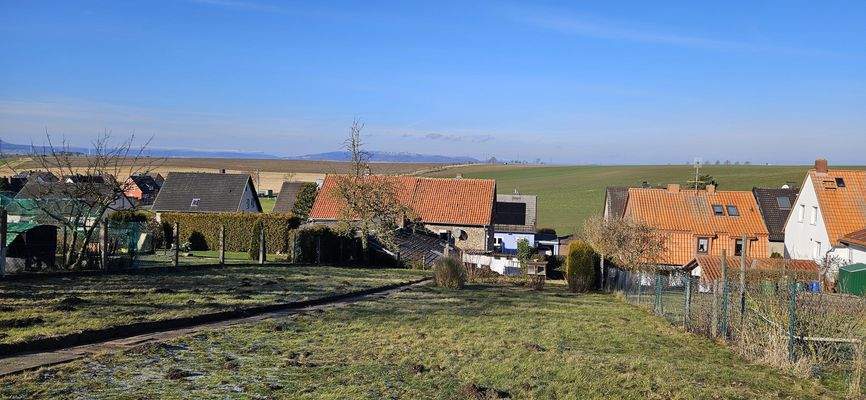 Weitblick aus dem Garten
