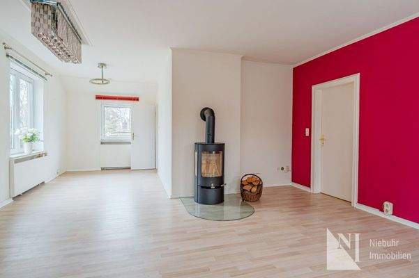 Wohnzimmer mit Kaminofen 