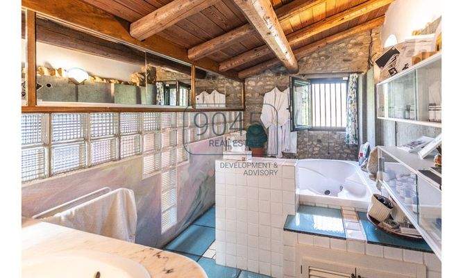 Moderne Villa mit Panoramablick in Castel San Pietro Terme – Emilia-Romagna