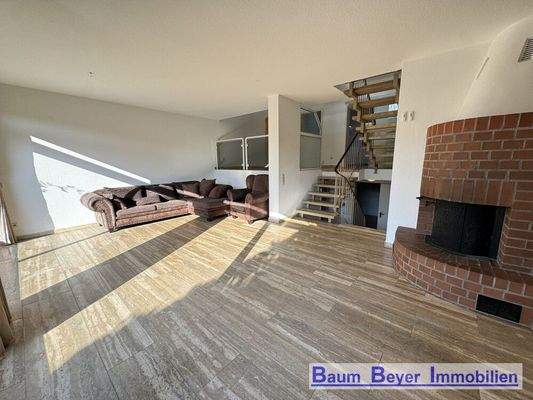 Wohnzimmer mit Kamin