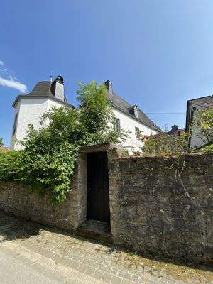 82. Außenansicht Gartentor