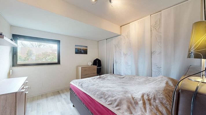 Schlafzimmer 1