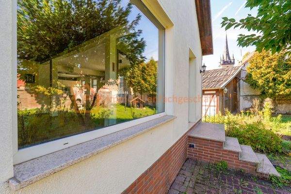 Haus mit Garten und Scheune