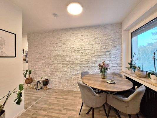 Küche mit Essbereich