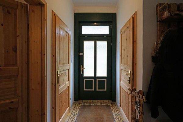 Eingangsbereich (links WC, rechts Abstellraum)